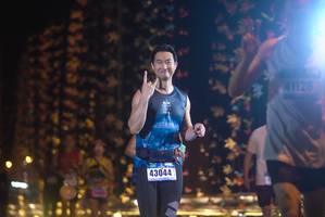 BIB: 41128, 43044
                            <button type="button" onclick="openModal(18282480)" class="btn btn-primary btn-sm float-right btn-popup" data-toggle="modal" data-target=".modal-high-quality">
                        <i class="fas fa-shopping-cart"></i> Add to Cart
                    </button>
                                            <button type="button" onclick="isThisMe(18282480, true)" class="btn btn-success btn-sm float-right btn-popup btn-isme hidden" data-toggle="tooltip" data-placement="bottom" title="นี่คือรูปของคุณใช่ไหม คลิกที่นี่เพื่อเอาเข้าอัลบั้ม">
                        <i class="fas fa-plus"></i> Add to album
                    </button>
                    <button type="button" onclick="isThisMe(18282480, false)" class="btn btn-warning btn-sm float-right btn-popup btn-isnotme hidden">
                        <i class="fas fa-ban"></i> Remove from album
                    </button>